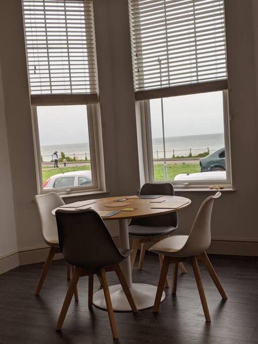 Waves@Walpole - 2 Bed Flat With Amazing Sea Views Apartment Маргейт Екстериор снимка