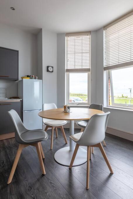 Waves@Walpole - 2 Bed Flat With Amazing Sea Views Apartment Маргейт Екстериор снимка